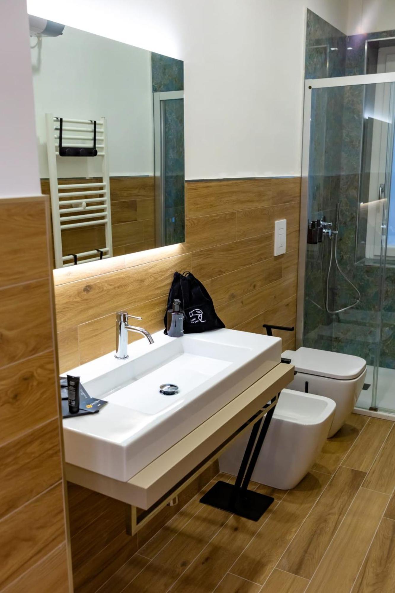 Three Moons Boutique House/Calypso Lägenhet Salerno Exteriör bild