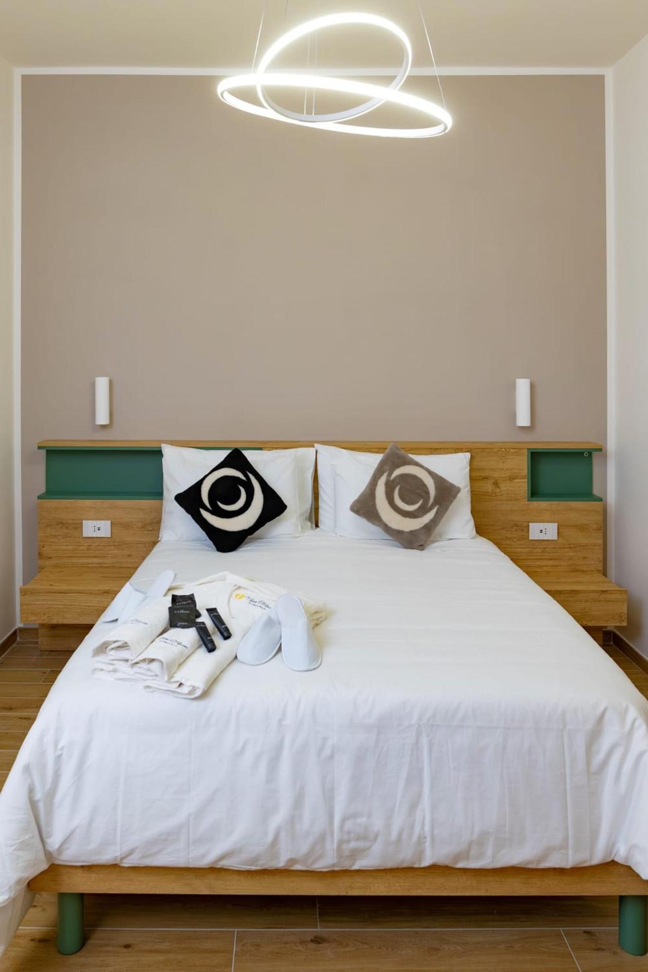 Three Moons Boutique House/Calypso Lägenhet Salerno Exteriör bild