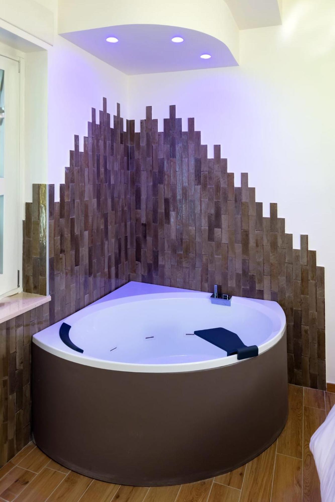 Three Moons Boutique House/Calypso Lägenhet Salerno Exteriör bild