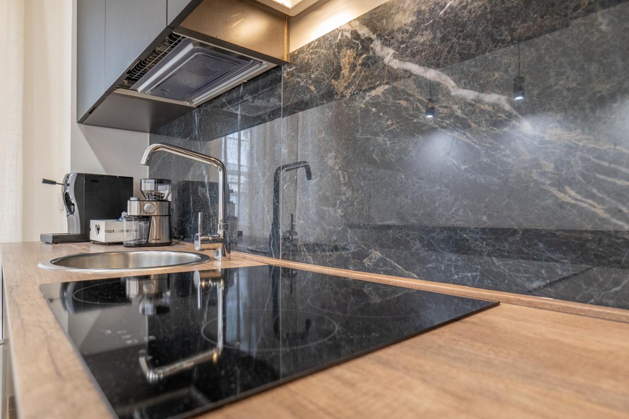 Three Moons Boutique House/Calypso Lägenhet Salerno Exteriör bild